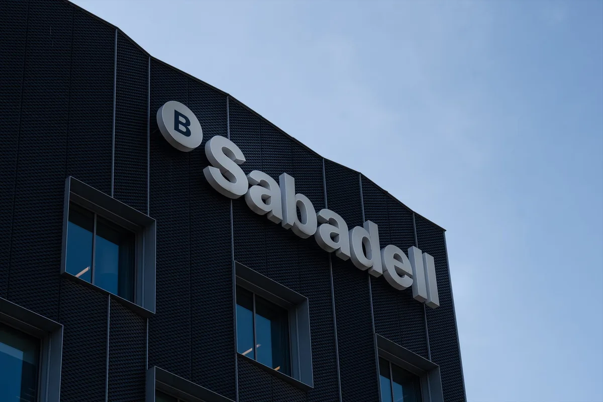 Sabadell se adentra en su nueva etapa estratégica en máximos de 2008