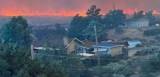 Brände in Nevada: Zehntausende fliehen vor den Flammen nahe Reno