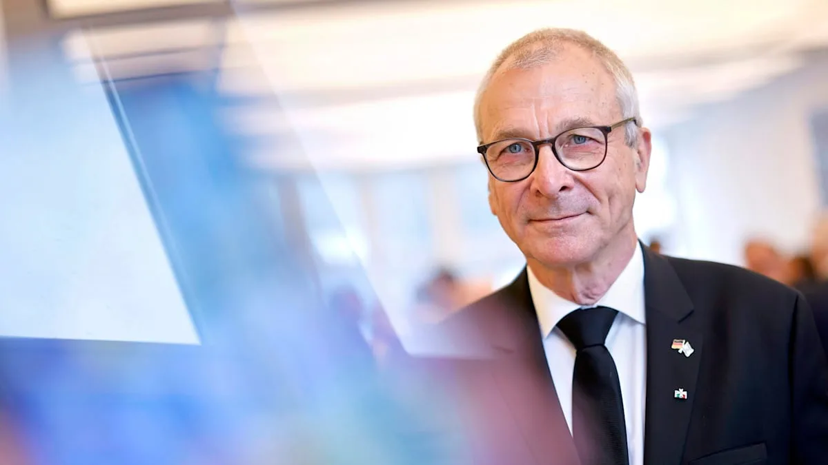 „Eigentlich ist dieses Papier von gestern heute schon zu Staub zerfallen“
