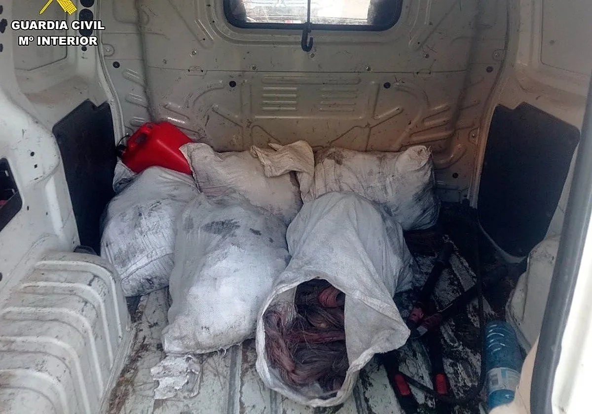 Dos detenidos por robar 100 kilos de cobre e intentar huir de la Guardia Civil en Astorga