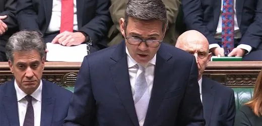 Großbritannien: Andy Burnham hält Vorfall an Militärbasis für »fast sicher« von Teheran gesteuert