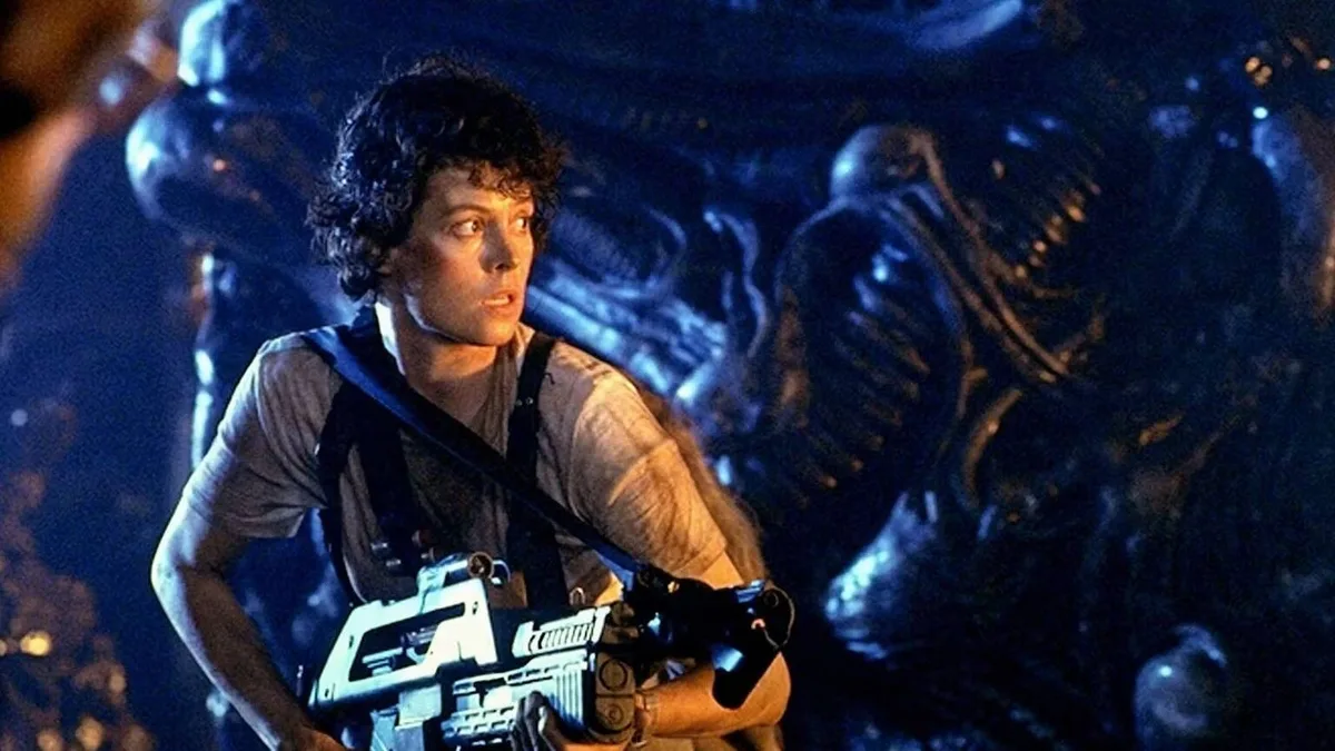 ‘Aliens’ cumple 40 años. Estas son las tecnologías que predijo la película: desde cámaras portátiles hasta exoesqueletos