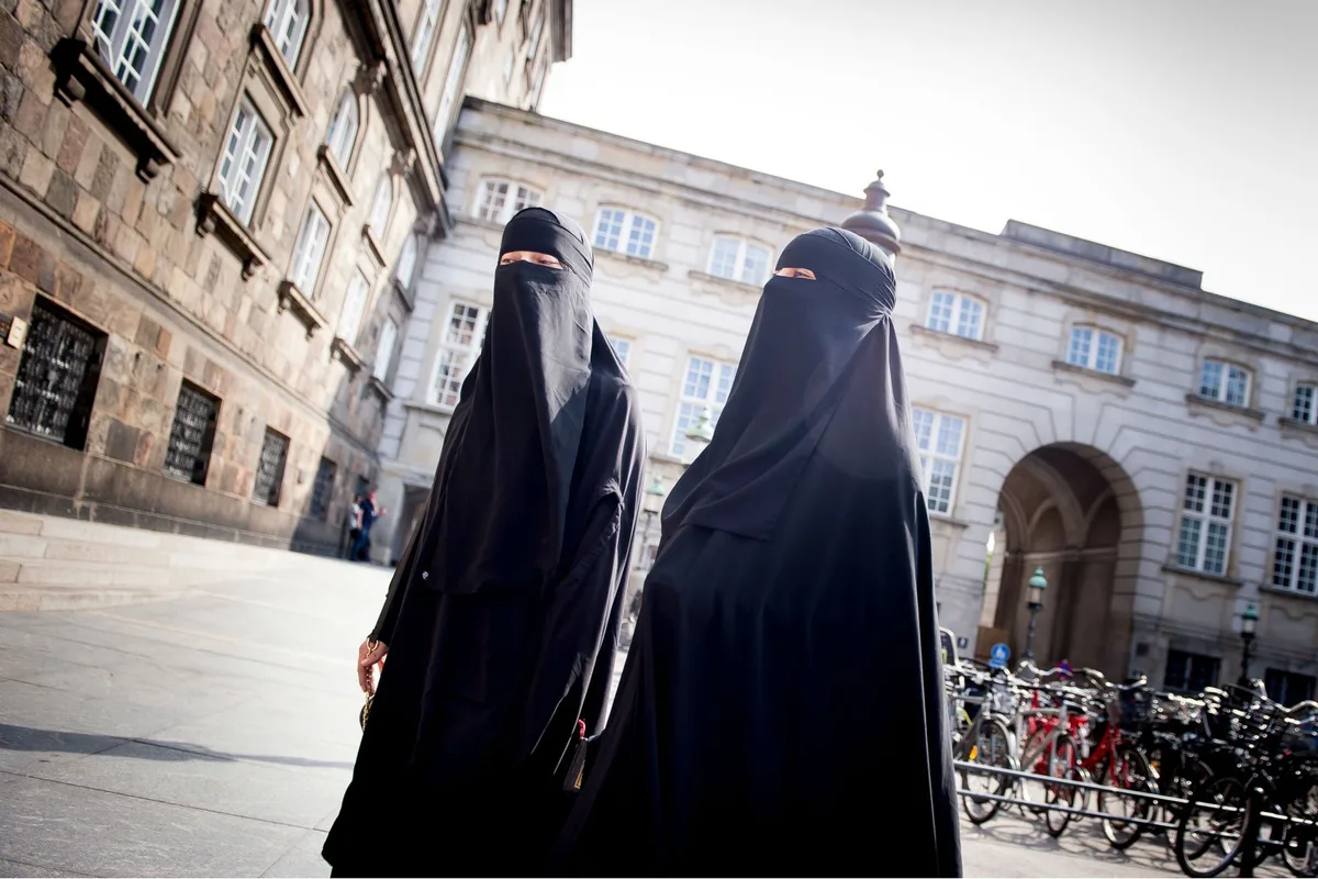 Portugal prohibió el uso de prendas que cubran el rostro, como el burka y el niqab