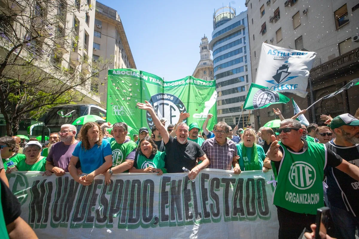 Baja récord de la conflictividad laboral: se redujo un 27% en un año, con menos huelguistas y jornadas de trabajo perdidas