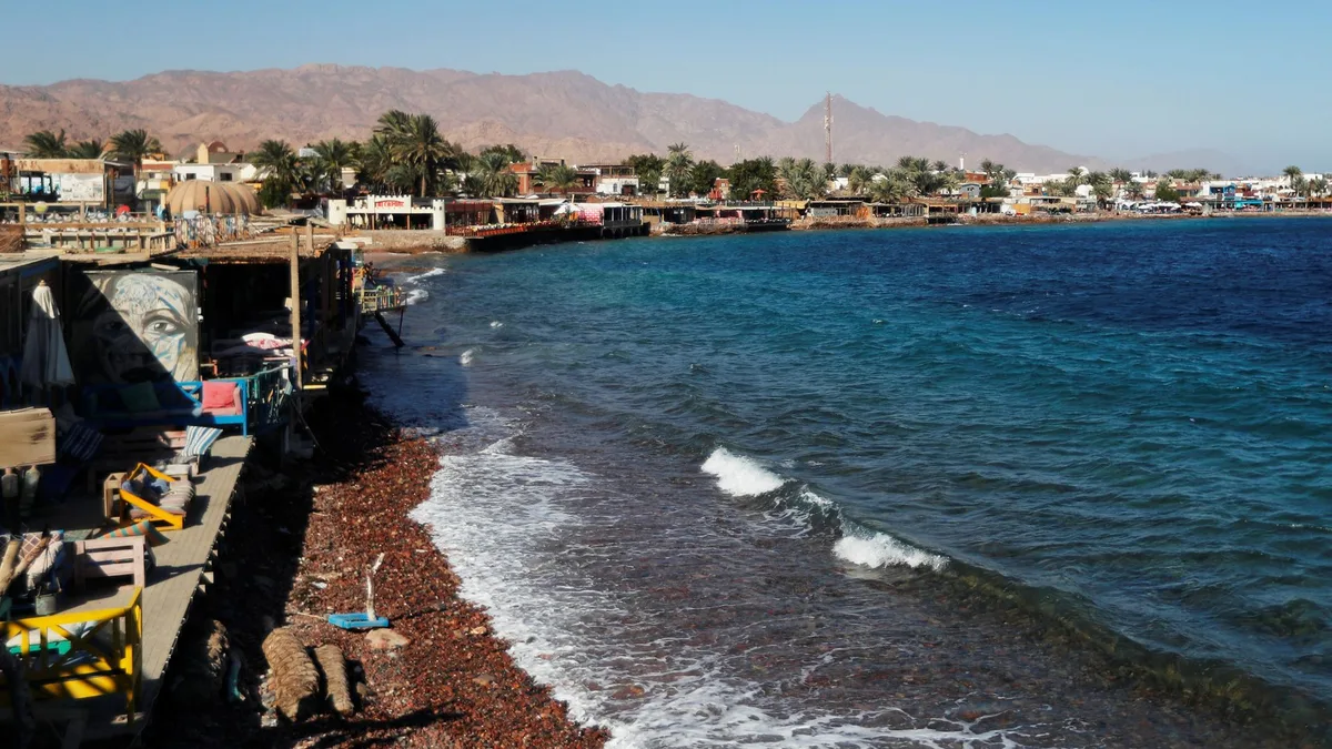 Sixteen people killed in bus crash in Egyptian area popular with tourists