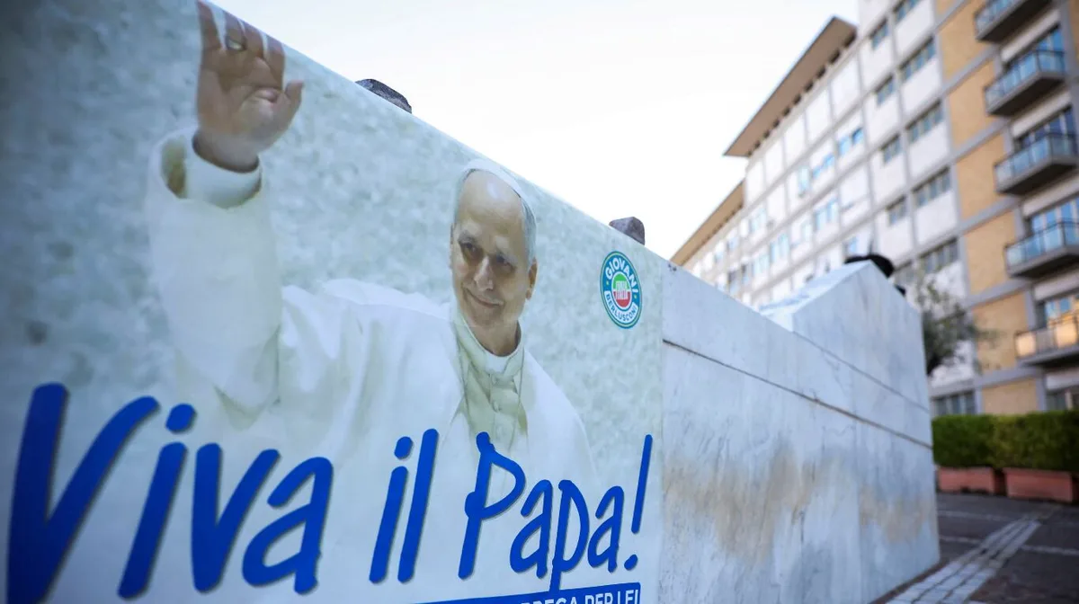Según informó el Vaticano, León XIV pasó bien la noche y avanza su recuperación tras haber sido operado de cáncer de pulmón