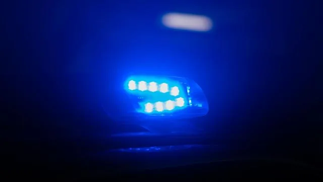 Unfall bei Dresden: Verfolgungsfahrt endet in Unfall