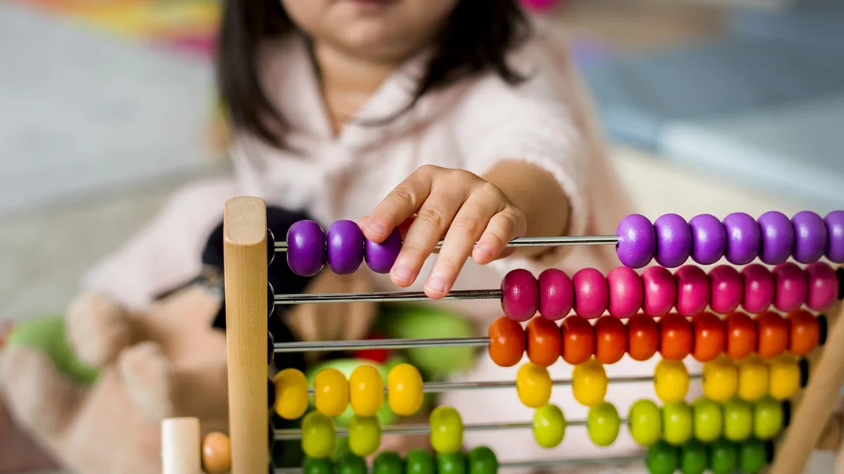De volta ao ábaco: como em Portugal se está a testar um método milenar contra o medo da Matemática
