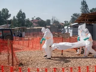 Ebola : l’OMS met en garde sur un risque « élevé » de propagation internationale