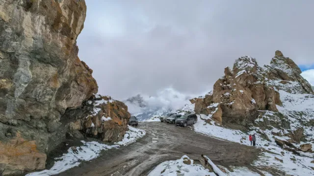 Onze alpinistas morrem em avalanche no desfiladeiro no Cáucaso russo
