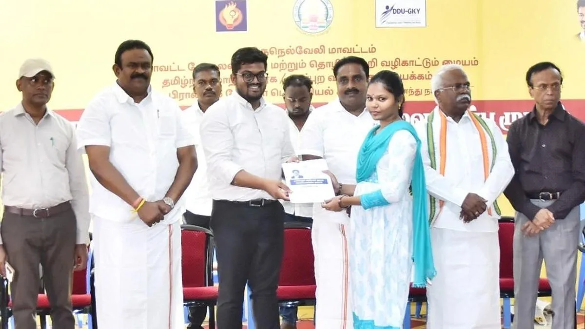 Over 800 receive offer letters at job fair in Tirunelveli