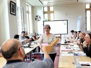 Dans l’ombre de la présidentielle 2027, la campagne des sénatoriales tourne à plein régime… en toute discrétion