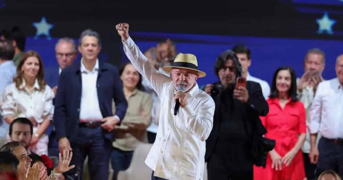 Elecciones en Brasil: Lula aventaja a Flávio Bolsonaro por cuatro puntos y crece la paridad