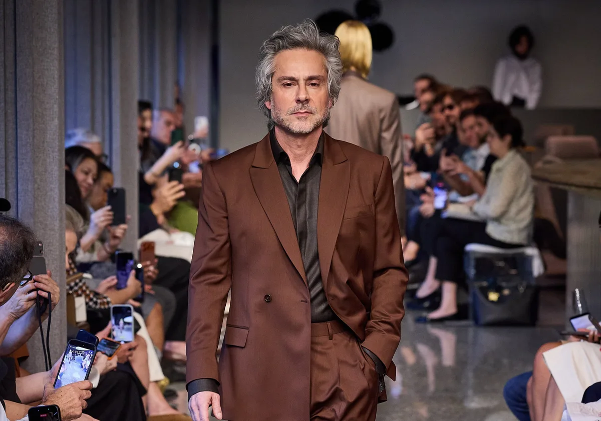 Nova alfaiataria e Alexandre Nero: o desfile de Ricardo Almeida