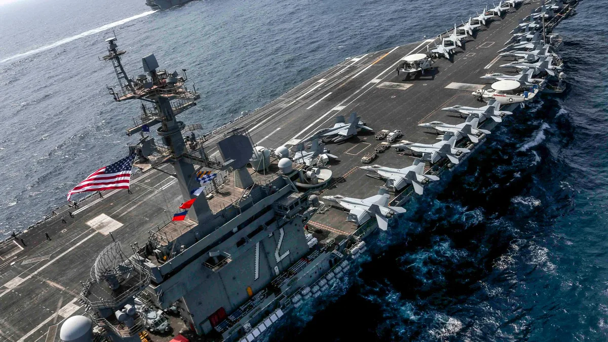 Trump balaye les critiques autour du porte-avions Abraham Lincoln malgré les témoignages inquiétants