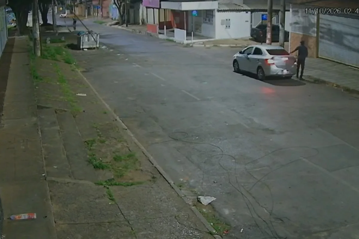 Câmeras flagraram um dos suspeitos de matar casal a tiros no local do crime