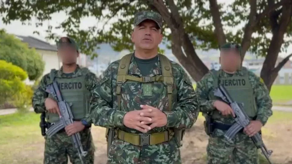 Capturaron a un coronel colombiano por presuntos vínculos con ELN y disidencias de las Farc