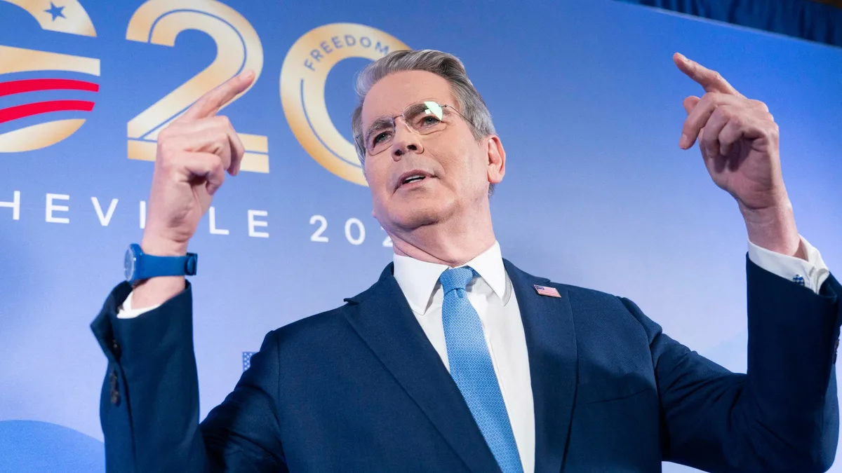 El secretario del Tesoro de EE.UU. abrió la reunión del G20: “El mundo está inundado de deuda y la única forma de salir es crecer”