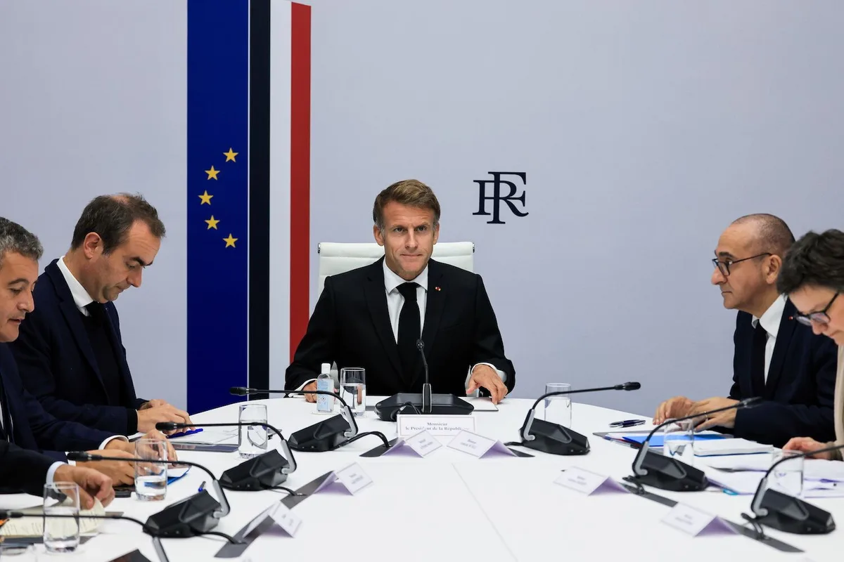 França: ministro admite que polícia perdeu o controlo