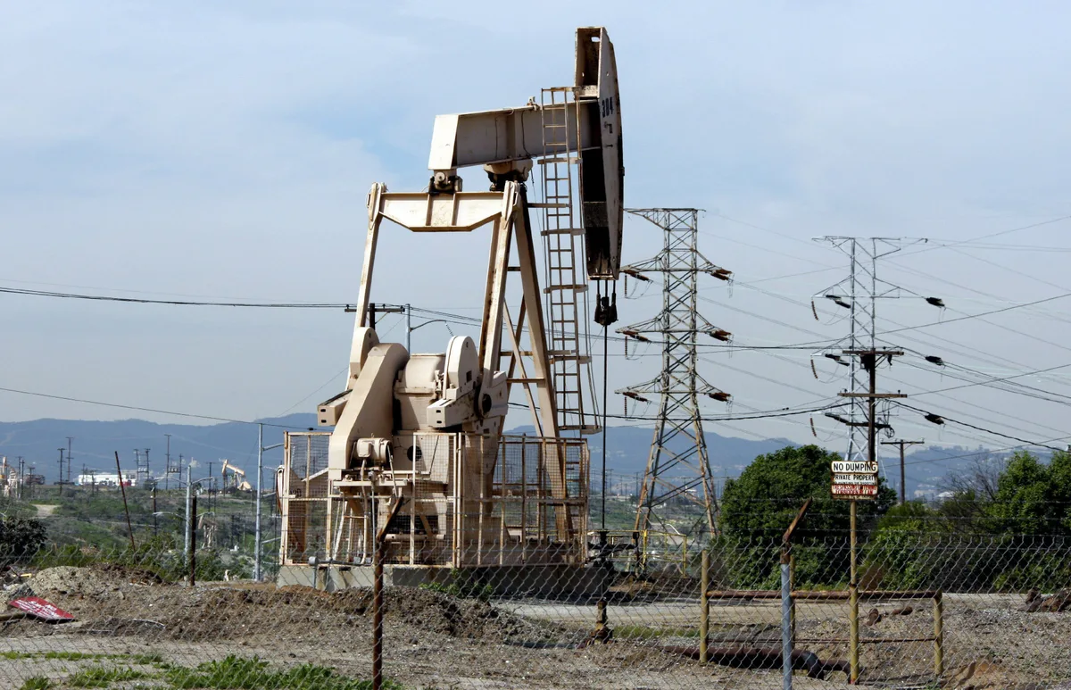 El petróleo de Texas supera los 102 dólares pendiente de Medio Oriente