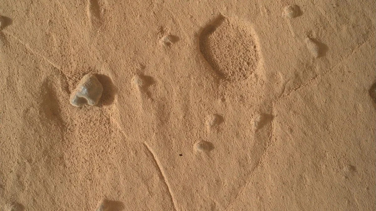 Descubrieron misteriosos agujeros en la superficie de Marte y los científicos de la NASA no lograron determinar su origen