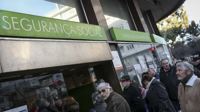 Relatório das pensões arrasado: Das "falsidades" à "tortura dos números"