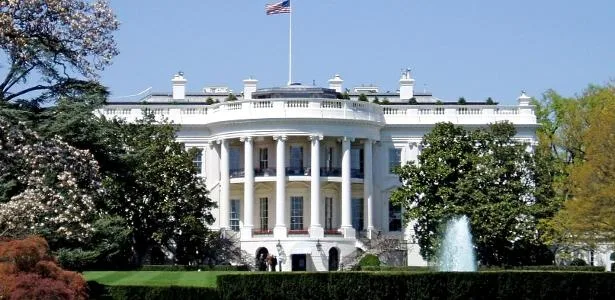 Homem é preso ao tentar entrar na Casa Branca e exigir falar com Trump