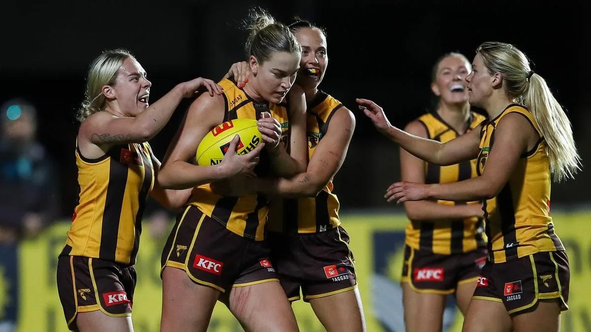 Hawks end Kangaroos' AFLW streak with massive upset
