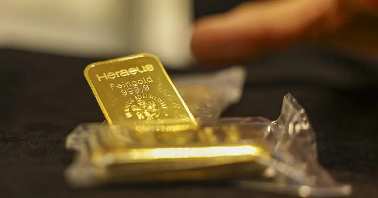 Países Baixos mudam toneladas de ouro dos EUA para Londres
