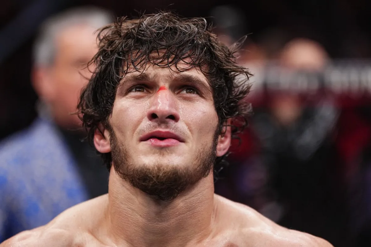 «Вся Россия ждёт от меня завоевания пояса UFC». Мовсар Евлоев — о бое с Волкановски