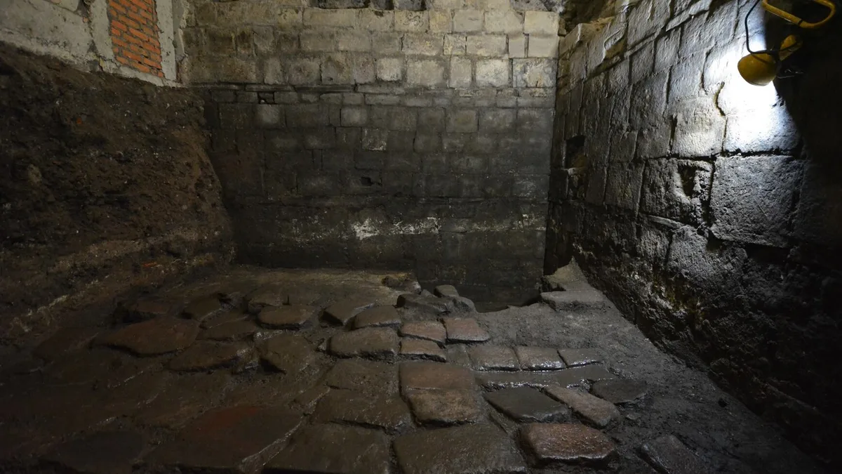 El Monte de Piedad guardaba ‘un secreto’: restos del Palacio de Axayácatl, lugar donde murió Moctezuma