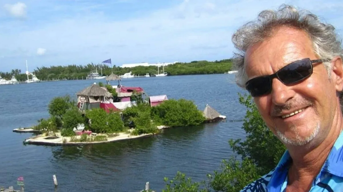 Joyxee Island: British artist turns more than 100,000 bottles into a home