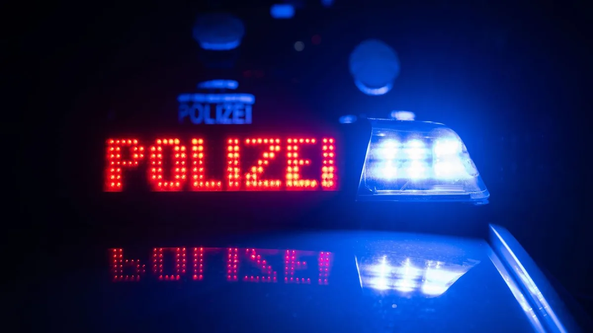 Ermittlungen gegen Sohn: Streit im Auto eskaliert – Seniorin landet im Krankenhaus