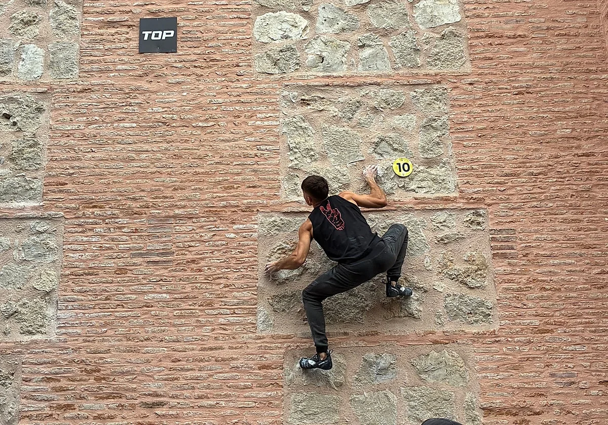 Michi Matheus y Hugo Martín, reyes de la escalada urbana en Torrejón