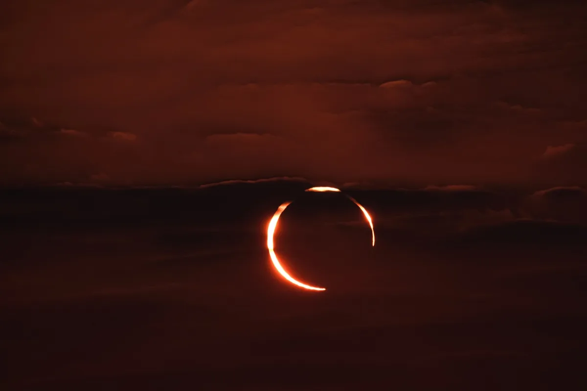 Eclipse solar: Lua encobrirá completamente o Sol nesta quarta (12/8)
