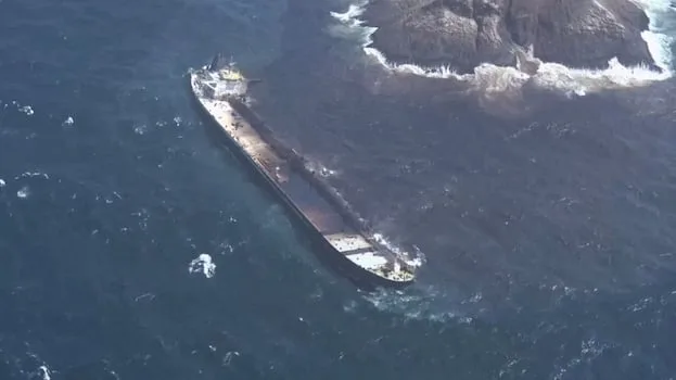 Oil edges up on Strait of Hormuz stalemate