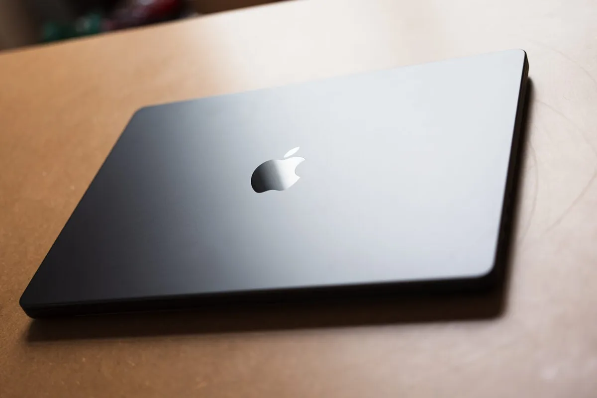Le MacBook Ultra haut de gamme avec écran OLED tactile refait parler de lui