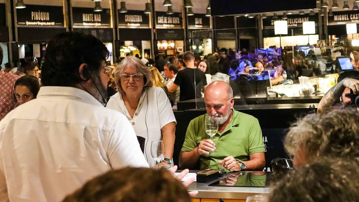 Menos consumo, mais conhecimento. Esta é a aposta da Escola Enóphilo para conquistar uma nova geração de apreciadores de vinho