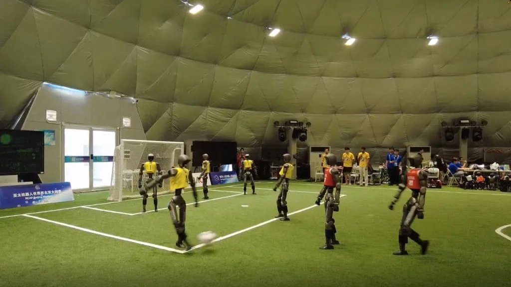 Olimpíadas de Robôs Humanoides: Brasil faz bonito no futebol na China