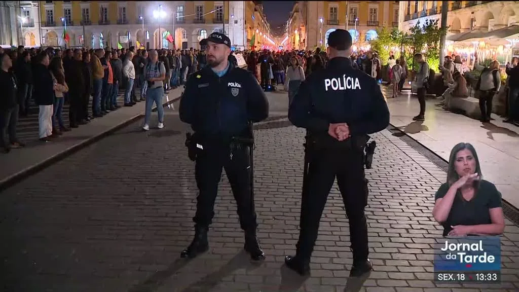Mantêm-se os protestos da PSP e da GNR
