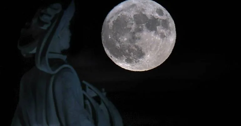 Falta de água dificulta criação de cidades na Lua