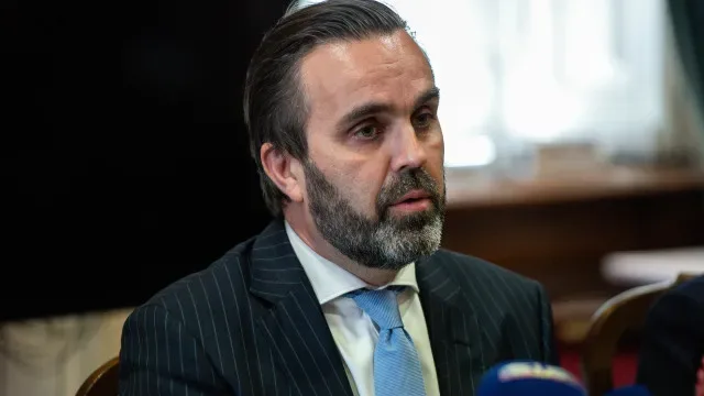 SNS? "É preciso concretizar e passar das palavras aos atos"