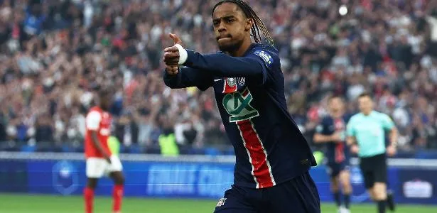 Liverpool acerta compra de atacante do PSG por mais de R$ 840 milhões