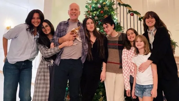 Filha de Bruce Willis faz desabafo sensível e revela como lida com o diagnóstico de demência do ator: “Eu sinto muita falta do meu pai”; assista Filha de Bruce Willis faz desabafo sensível e revela como lida com o diagnóstico de demência do pai; assista (Reprodução/Instagram; Getty)