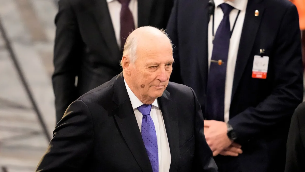 The health of Norway's King Harald deteriorates over the weekend