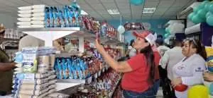Reinauguran abasto Pdval Tipo II “La Estacada” en Apure