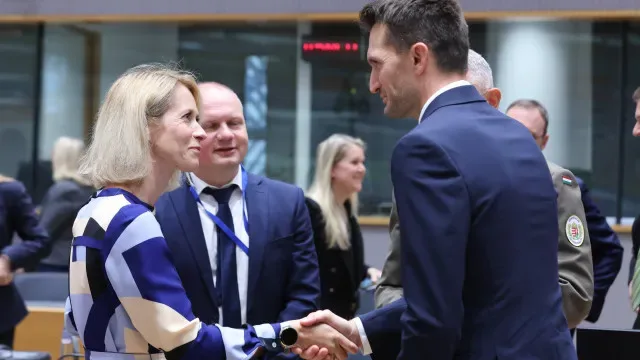 MNE da UE reúnem-se para aprovar o maior pacote de sanções à Rússia