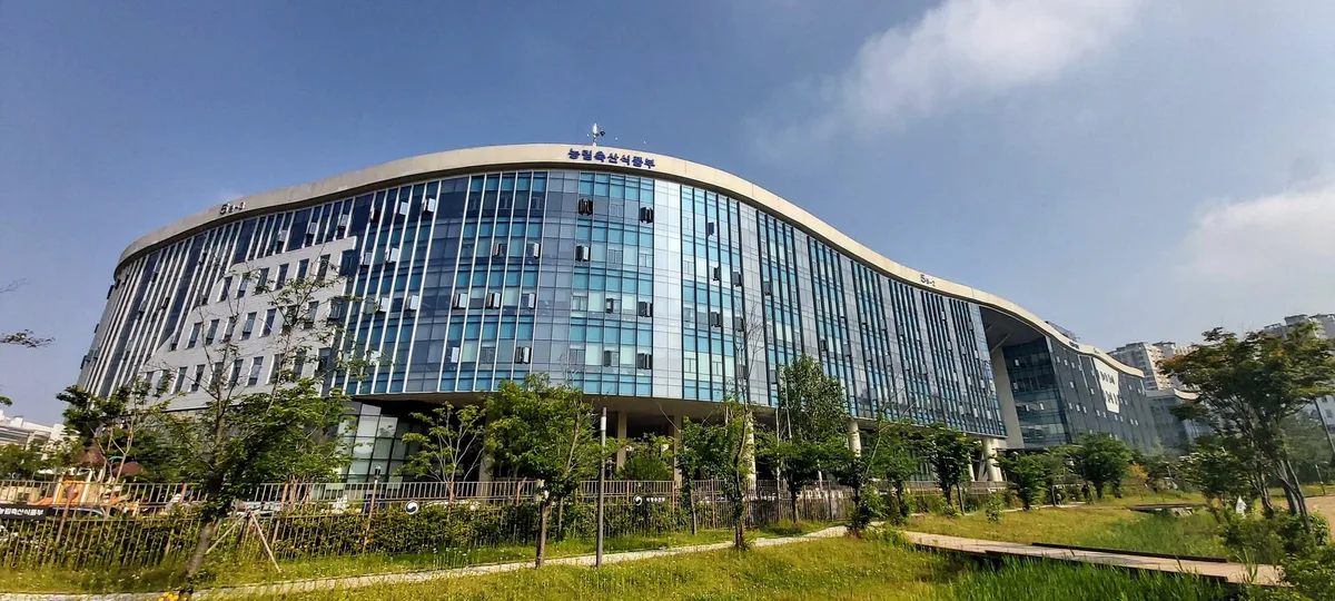 농식품부 “개 식용 전면 금지 5개월 앞두고 사육농장 87% 폐업”