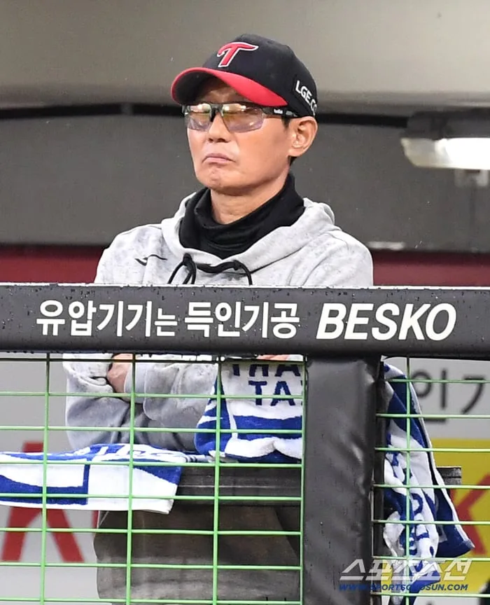 'KKKK' 부진 이재원 타석에 대타 생각은? 목이 잠긴 염갈량, 고개를 가로저은 이유…3차전 선발 카라스코 [준PO2 패장]