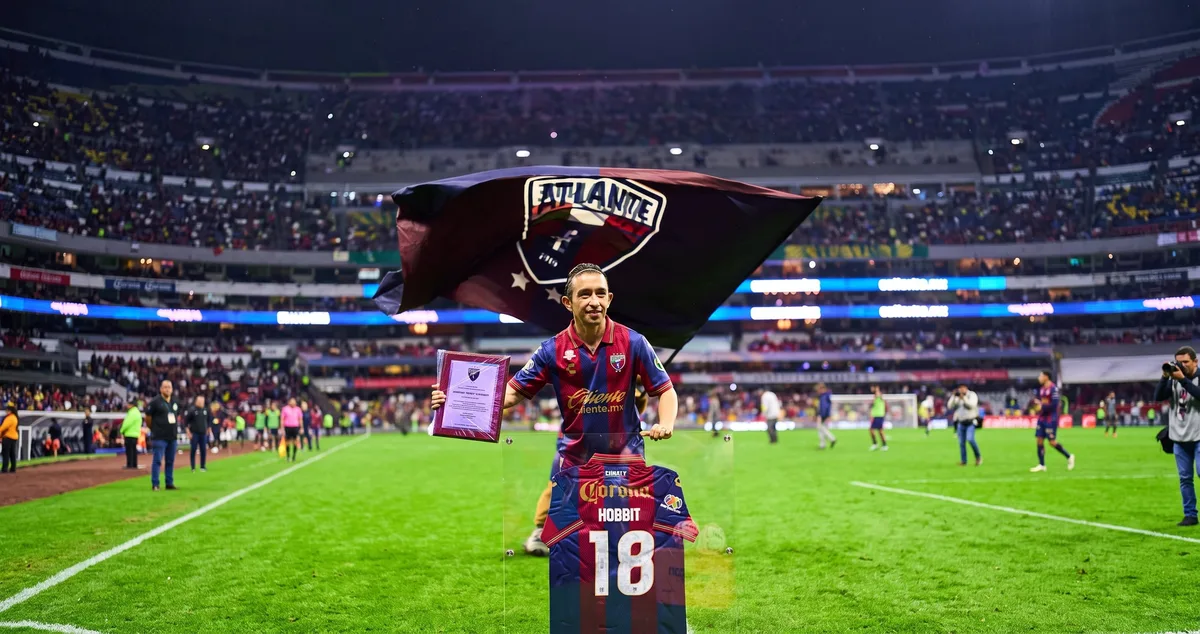 Atlante rinde emotivo homenaje al Hobbit Bermúdez en el Estadio Azteca a casi 19 años del título de 2007